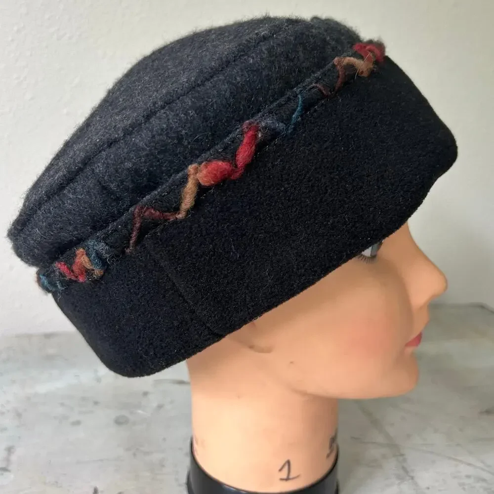 Vintage Woolrich Wool Cloche Hat Embroidered Boho Winter 90sY2K Artsy Black
